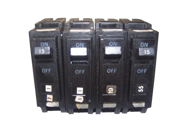 4) GE 15 AMP CIRCUIT BREAKERS 240 VAC 1 POLE THQL115 LOT OF 4