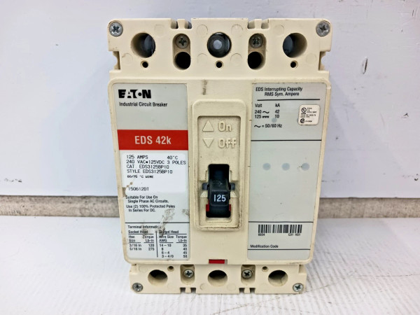 Eaton 125 Amp Circuit Breaker 3 Pole 240 VAC / 125 VDC 42kA EDS3125BP10 (Flaw)