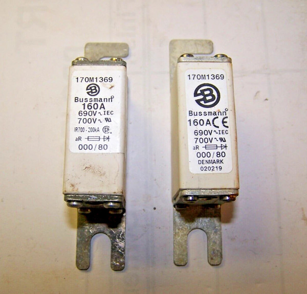 2) BUSSMANN 160 AMP 700 VOLT SQUARE BODY FUSE 170M1369 LOT OF 2