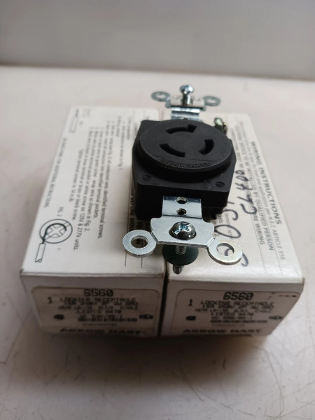 2) NEW ARROW HART 15A 250V LOCKING RECEPTACLE 2P 3W NEMA L6-15R 6560
