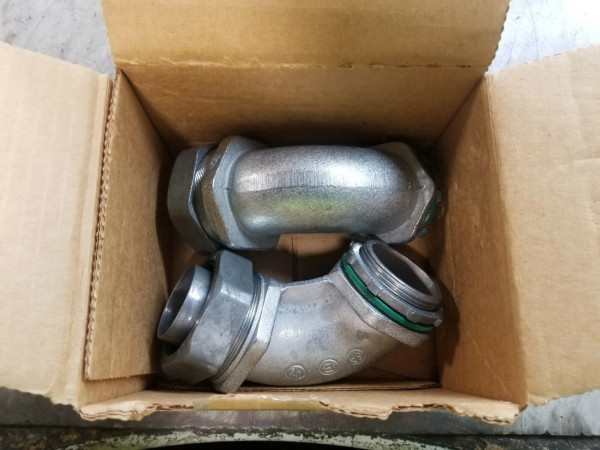 2) NEW BRIDGEPORT 1 1/2" 90º LIQUID TIGHT CONNECTOR STRAIGHT CONDUIT 474-LT2