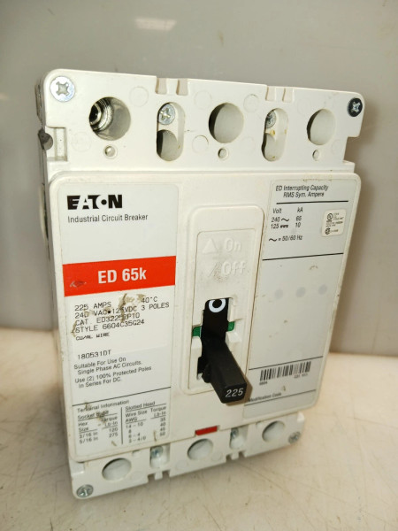 EATON 225 AMP CIRCUIT BREAKER 240 VAC / 125 VDC 3 POLE ED3225BP10