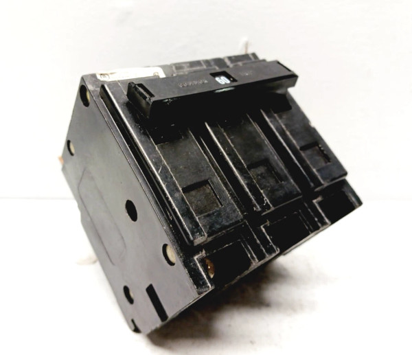 EATON 60 AMP BOLT-ON CIRCUIT BREAKER 3 POLE 240 VAC QBHW3060H