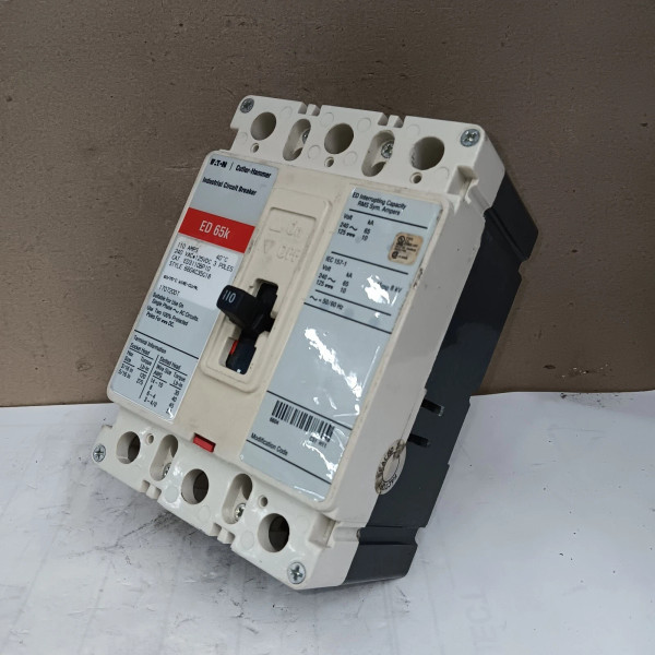 EATON ED3110BP10 110 AMP CIRCUIT BREAKER 3 POLE 240 VAC