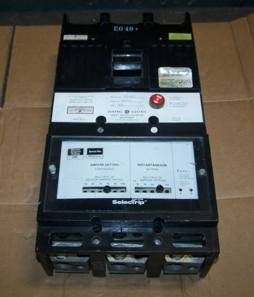 GE 300 AMP CIRCUIT BREAKER WITH SELECTRIP 300A SENSOR 3 POLE 600 VAC TJR3603