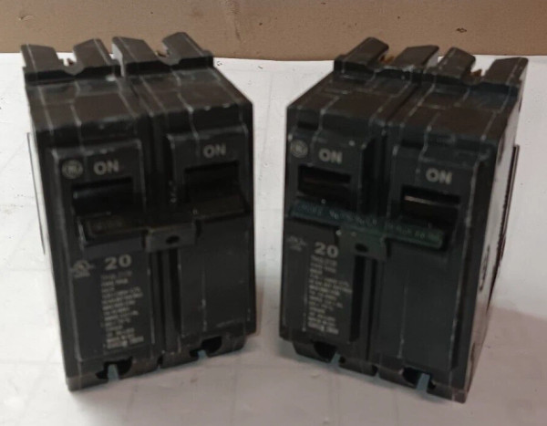 LOT OF 2) NEW GE THQL2120 20 AMP CIRCUIT BREAKER 2 POLE 120/240 VAC