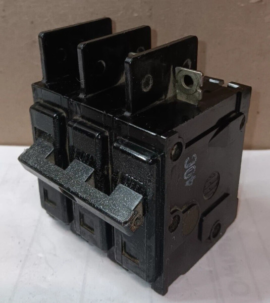 I-T-E ITE EQ-B370 70 AMP BOLT-ON CIRCUIT BREAKER 3 POLE 240 VAC