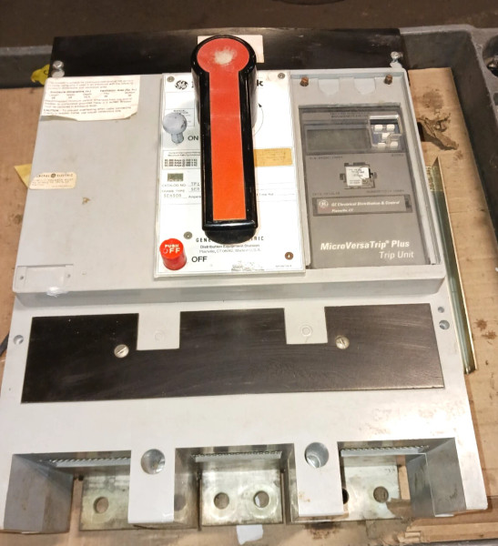 GE TP1616SS 1600 Amp Circuit Breaker 600 VAC W/ Micro Versa Trip Plus C216LIR