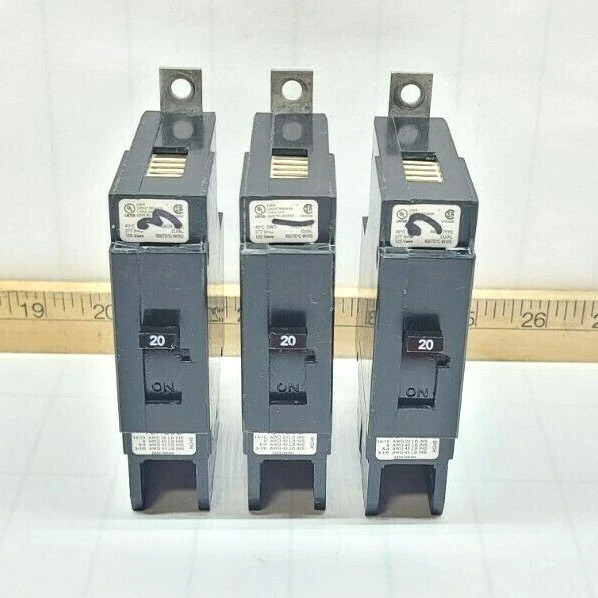 LOT OF 3 EATON 20 AMP BOLT ON CIRCUIT BREAKERS 120/277 VAC 125 VDC 1P HGHB1020