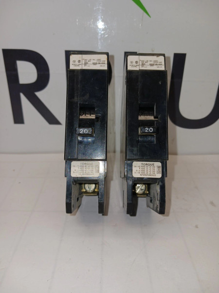 LOT OF 2 WESTINGHOUSE GHB1020 20 AMP BOLT-ON CIRCUIT BREAKER 277 VAC 125 VDC