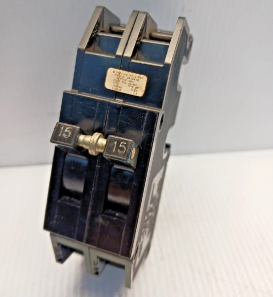 New QC-15 Zinsco 15 amp 2 Pole Plug-in Circuit Breaker 120/240 Vac Type Q