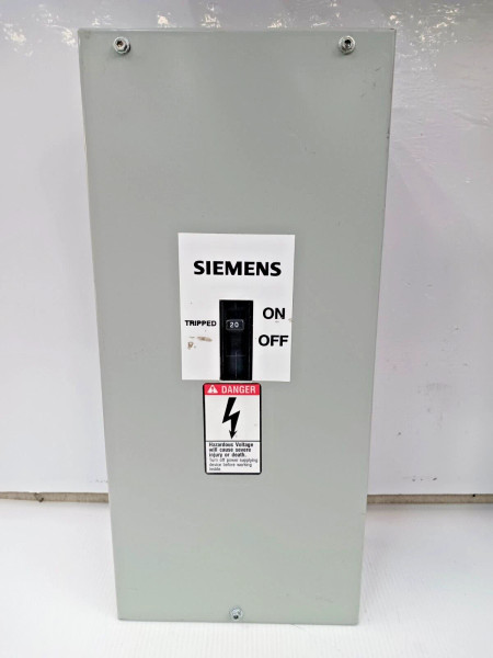 NEW SIEMENS E2N1S 100 AMP CIRCUIT BREAKER ENCLOSURE ED22B020 20 AMP BREAKER INCL