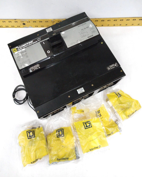 NEW SQUARE D 350 AMP SHUNT TRIP CIRCUIT BREAKER 240/480 VAC 3 POLE ILL343506139