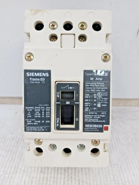 Siemens 30 Amp Bolt-On Circuit Breaker 3 Pole 600Y/347 VAC 35kA NEB3B030 *Flaw*