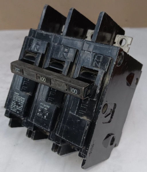 SIEMENS BQ3100 BOLT-ON CIRCUIT BREAKER 100 AMP 3 POLE 240 VAC