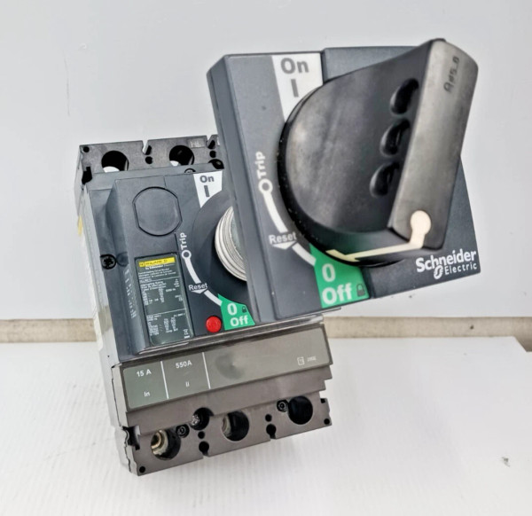 SQUARE D 15 AMP CIRCUIT BREAKER W/ Switch 3 POLE 600 VAC 250 VDC 100kA HLL36015