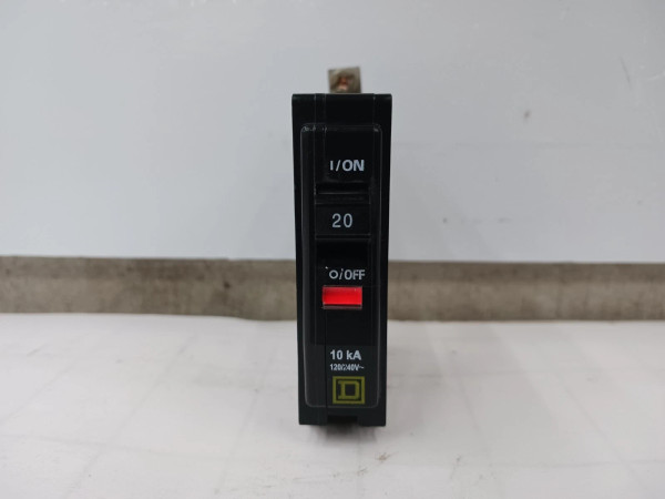 SQUARE D 20 AMP CIRCUIT BREAKER 1 POLE 120/240 VAC QOB120