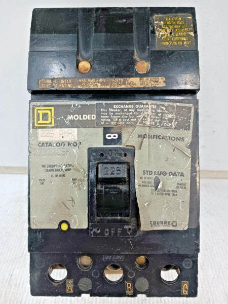 Square D 225 Amp Molded Case Circuit Breaker 3 Pole 240 VAC Q232225H (Flawed)