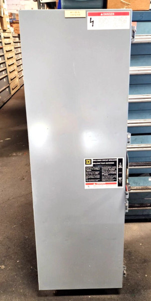 Square D 600 Amp 3R Circuit Breaker Enclosure With 400 Amp Breaker LX-600-AWK