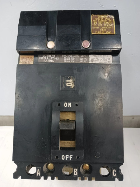 SQUARE D 70 AMP CIRCUIT BREAKER 3 POLE 600 VAC FA-36070