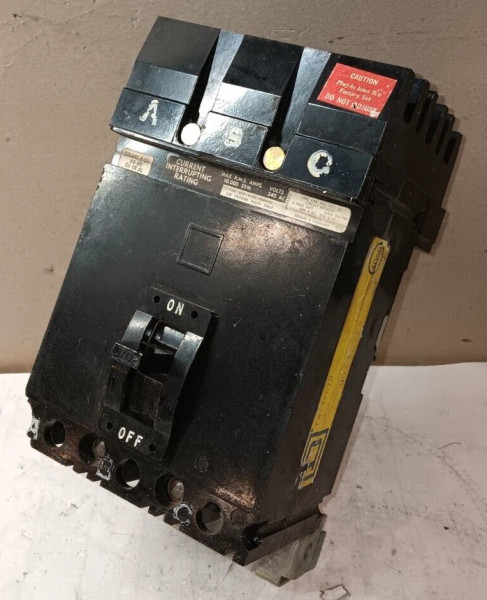 SQUARE D FA32070 70 AMP I-LINE CIRCUIT BREAKER 3 POLE 240 VAC *FLAW