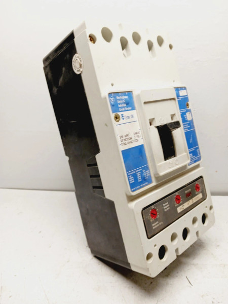 WESTINGHOUSE DK3250W 250 AMP CIRCUIT BREAKER 3 POLE 240 VAC 250 VDC 65KA