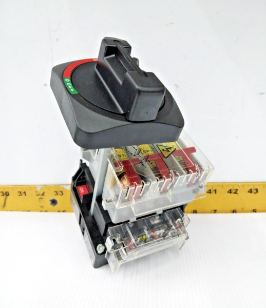Allen-Bradley 30 Amp Fusible Disconnect Switch 600 VAC 194R-NJ030P3