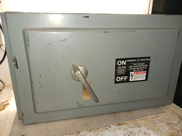 NEW GE 400 AMP THFP FUSIBLE PANELBOARD SWITCH 600 VAC THFP365U