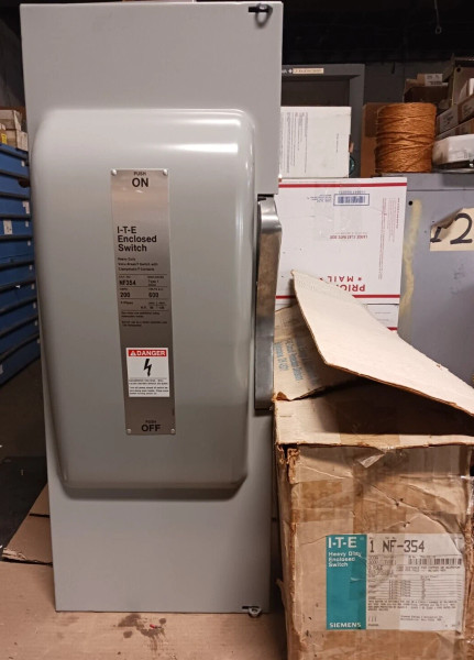 NEW SIEMENS/I.T.E NF354 200 AMP NON-FUSED SAFETY SWITCH 3 POLE 600 VAC 250 VDC