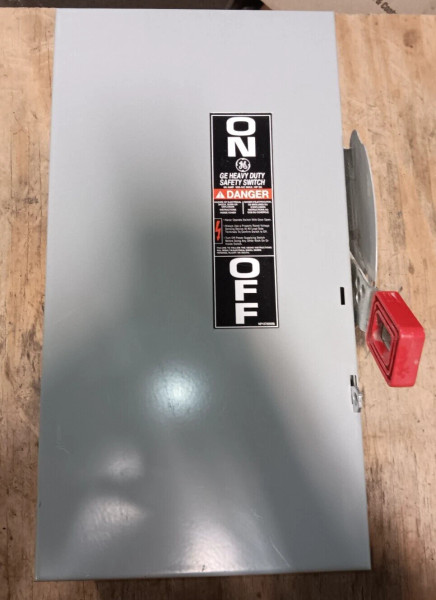 NEW GE THN3362 60 AMP SAFETY DISCONNECT SWITCH 3 POLE NON-FUSED 600 VAC