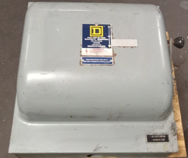 Square D 100 Amp nf Double Throw Safety Switch 600 vac 3P Cat 92443