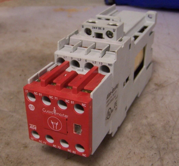 ALLEN BRADLEY 100S-C23DJ14C GUARDMASTER CONTACTOR 24 VDC COIL 600 VAC 15 HP