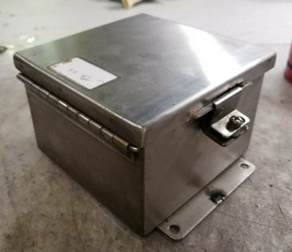 SCE STAINLESS STEEL WALL MOUNT ELECTRICAL ENCLOSURE 6" x 6" x 4" SCE-606CHNFSS