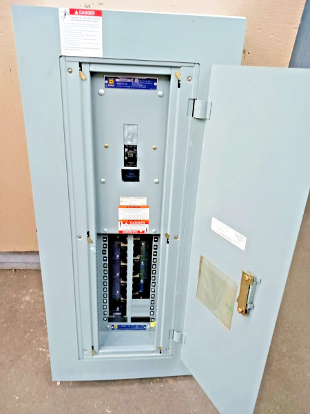 Square D 100 Amp Main Breaker NEHB Panelboard 3 Phase 480Y/277 Vac NEHB1MW