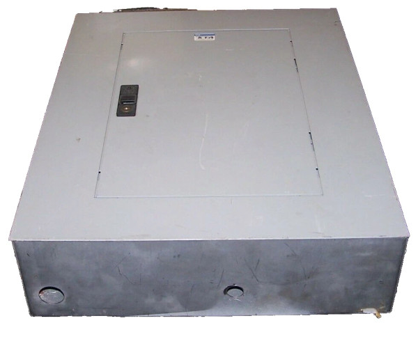 GE 125 Amp Main Lug Panelboard 120/240 VAC 12 Circuit Single Phase AQF1121MBX