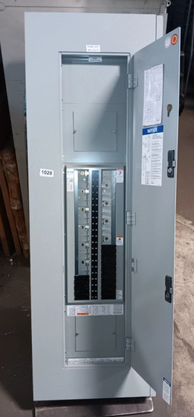 EATON PRL2A 225 AMP MAIN LUG PANELBOARD 42 CIRCUIT 480Y/277V 3Ø 4W
