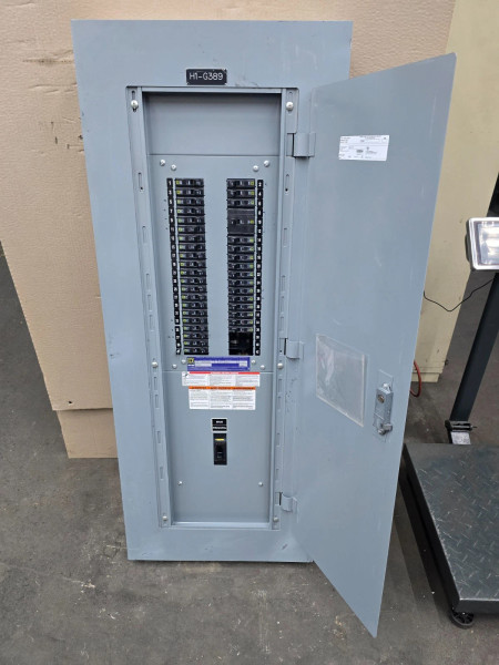 Square D 100 Amp Main Breaker Panelboard 208Y/120 VAC 3 Phase 4 Wire 42 Circuit
