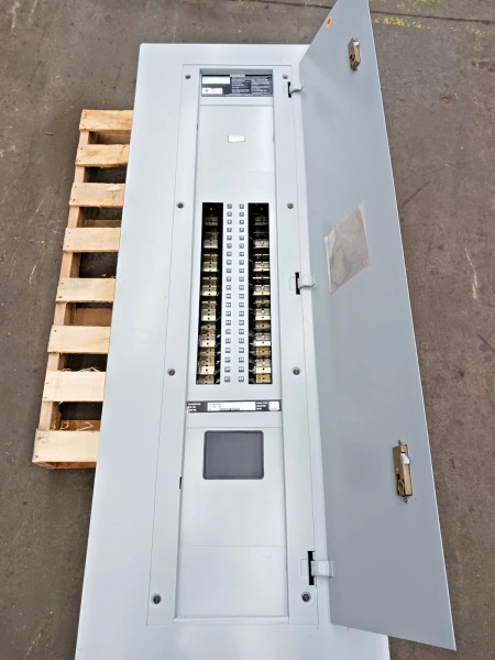 Siemens 400 Amp Main Lug Panelboard 480Y/277 VAC 3Ø/4W 42 Circuit S2E42ML400ABS