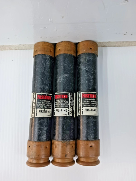 3) BUSSMANN FUSETRON 40 AMP DUAL-ELEMENT TIME-DELAY FUSE FRS-R-40 LOT OF THREE
