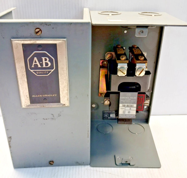 New Allen Bradley 700-D020A1 Enclosed Control Relay Coil 115 Vac