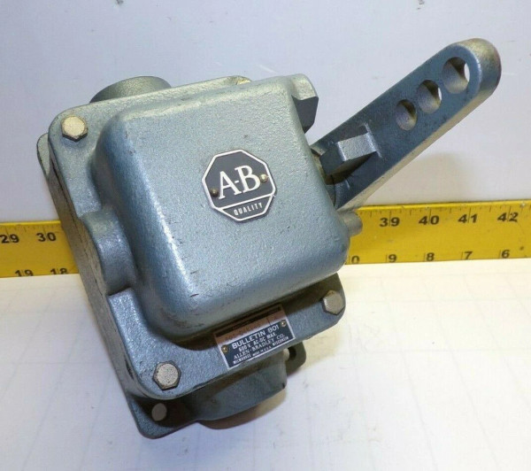 NEW ALLEN BRADLEY OPERATED LEVER LIMIT SWITCH 600 VAC/DC 801-DSK145