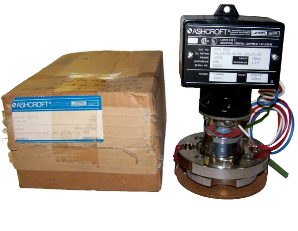 NEW ASHCROFT 250 PSI PRESSURE SWITCH 15 AMP 125/250/480 VAC B424B-XCKLE