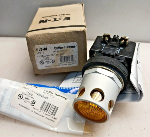 NEW EATON CUTLER HAMMER HT8GBY ILLUMINATED YELLOW PUSH BUTTON 120V
