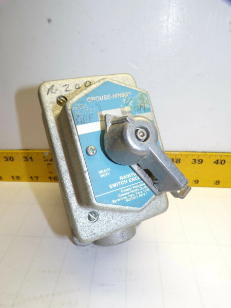 CROUSE HINDS HAZARDOUS LOCATION 2 POSITION RAINTIGHT SWITCH ENCLOSURE MC11271