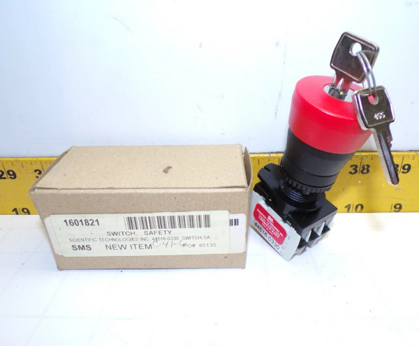 New STI Panel Mount Key Locked Safety Switch EB-P021PKTC / 1601821