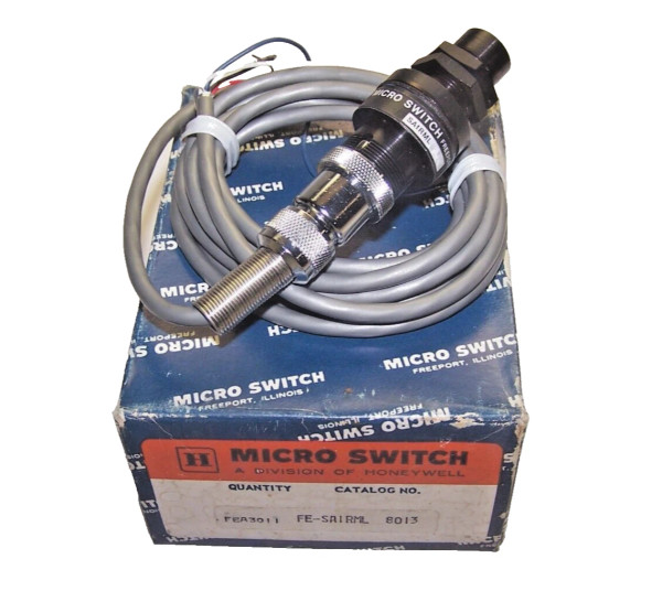 NEW MICRO SWITCH PHOTOELECTRIC PROXIMITY SCANNER FE-SA1RML
