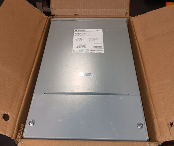 NEW GENERAL ELECTRIC 7.5 KVA PRIM: 240/480 SEC: 120/240 60HZ 9T21B1005G02 (FLAW)