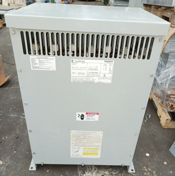 GE 30 KVA DRY TYPE TRANSFORMER 480▲ HV 208Y/120 LV 3 PHASE 9T10A1002