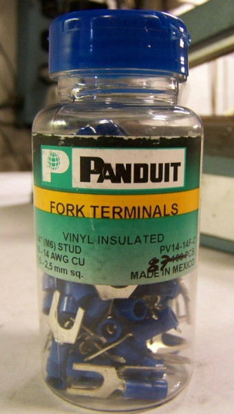 87) NEW PANDUIT 16-14 AWG CU VINYL INSULATED FORK TERMINALS PV14-14F-C LOT OF 87