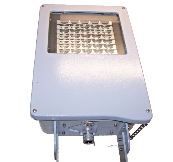 NEW COOPER LED TASK DOWN LIGHT 60 WATT 120/240 VAC TX2LW/120/240